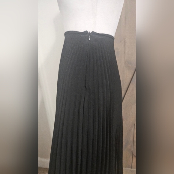 MIU MIU Black Plisse Pleated Crepe Midi. Size XS - Picture 8 of 14